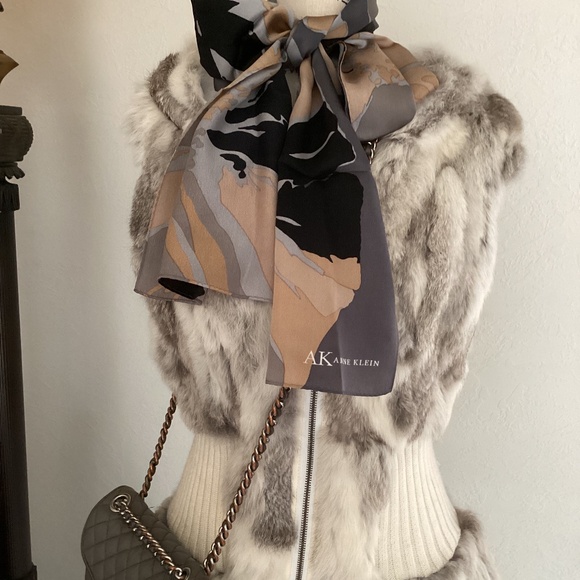 Patrizia Luca Jackets & Blazers - Patrizia Luca Milano Fur Hooded Vest